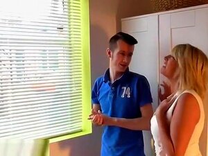 Britische Milf Und Ihre Jüngere