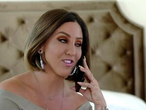 Perv Milf Betty Foxxx Grinds Her Tight Pussy