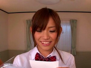 Mała Uczennica Mayu Nozomi Uwielbia Trójkąty. Mała Uczennica Maiu Nozomi Uwielbia Trójkąty I Dostaje Analny Wytrysk