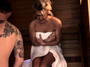 Blond Milf Z Dużym Tyłkiem Uprawia Seks Na Jeźdźca I Od Tyłu