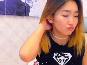 Paljasta Kiimaisen Aasialaisen Opiskelijakaunottaren Salaiset Halut, Kun Hän Kiusoittelee Sinua Web-kameran Edessä. Katso, Kuinka Hänen Herkullisen Pienet Ja Kiinteät Rintansa Pomppivat, Kun Hän Nautiskelee Kiihkeästä Itsensä Tyydyttämisestä! Tyytyväisyys