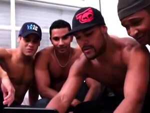 Orgias De Musculosos Nalgones Gay - Porno @ TeatroPorno.com
