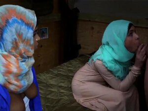 Wit Meisje Houdt Van Moslim Xxx Operatie Pussy Run!