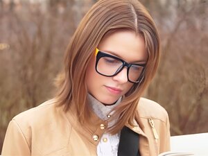 Nörtti Söpöläinen Saa Ison Lastin Laseilleen