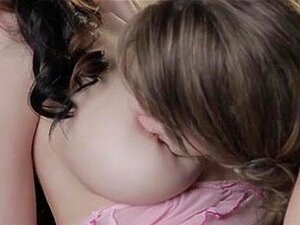 ЉУБАВ ИЗМЕЂУ ЛЕЗБЕЈКИ, ГЛЕДАЈ И УЖИВАЈ Јелена