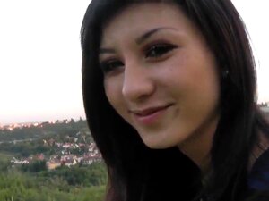 Vilken Cool Scen Med Vacker Exotisk Brunett Skönhet Väntar På Att Du Ska Bevittnas Här! Brunettbrud Visar Allt Hon Fick Innan Hon Började Suga Kuk