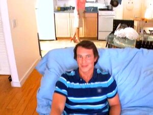 Låt Dig Förföras Av Denna Sensuella Skönhet Med Sina Stora Bröst Medan Hon Njuter På Rätt Ställen. Upplev Den Ultimata Tillfredsställelsen Genom Att Borra Djupt In I Hennes Söta Fitta.