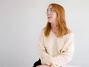 Sage Błaga Swojego Przyrodniego Brata Jay, Aby Poszedł Z Nią Na Imprezę Bbq, Ale Mówi, że Ma Inne Plany I Nie Sprawi, że Sage Desperacko Chce, Aby Jej Przyrodni Brat Przyszedł, Więc Oferuje Mu Loda, A Nawet Oferuje Jazdę Na Jego Kutasie