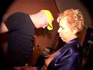 Mogen Kvinna Och Pojke