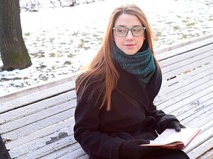 Opiskelijatar Ratsastaa Kovaan Orgasmiin