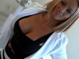 Geile Nachhilfelehrerin. Mit Naiv Unschuldigem Charme überredet Er Seine Geile Nachhilfelehrerin Zum Sex.