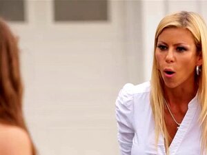 Schlampige MILF Alexis Und Die Süße Rebel Genießen Lesbischen Sex