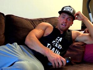 Gay Bodybuilder Solo - Porno @ TeatroPorno.com