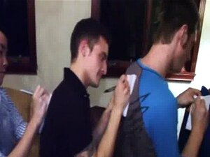 Chico Homosexual Masajea