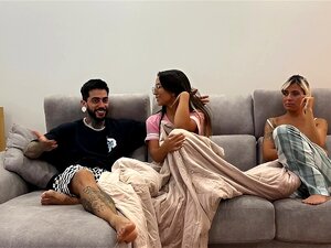 MINUN YSTÄVÄ PERSEESTÄ MINUN POIKAYSTÄVÄ EDESSÄNI ILMAN MINUA TAJUAMATTA SITÄ