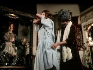 Klasična Pornozvijezda Jebe Se Hardcore. Siobhan Hunter Dobiva Dlakavu Pičku Razvaljenu I Svršenu Od Jamie Gillis