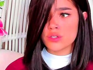 Schattige Amateur Webcam Schatje Speelt Met Kutje Op Webcam