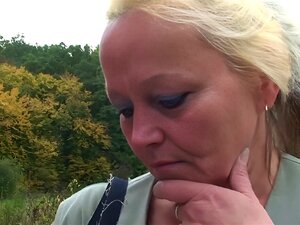 Oud Slet Is Picked Omhoog En Screwed