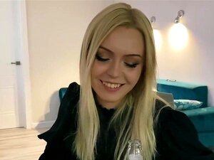 Expérimentez Un Plaisir Ultime Lorsque Votre Voisine Blonde Et Chaude Satisfait Vos Désirs Avec Une Inoubliable Fellation. Découvrez Ses Talents Amateurs Dans Cette Vidéo Faite Maison. Préparez-vous à Un Orgasme Explosif !