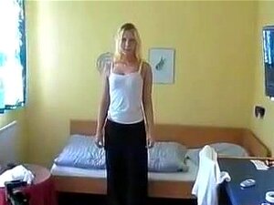 Suédoise ? Heidi, Suce Comme Une Championne Et Acquiert Une éjac Faciale Valable