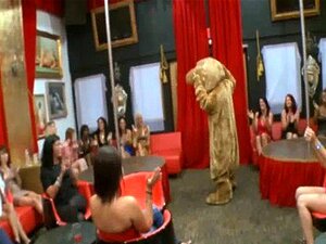 37 Party Girls Fucking At Club With Strippers 39