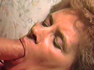 Frau Wird Konfrontiert, Frau Lutscht Meinen Schwanz Und Bekommt Meine Ladung Ins Gesicht. Bitte Kommentiert Ihre Aktion Und Bewertet Sie