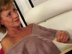 „Кити и Кетрин су саставиле све што имају, наиме своје пичке. Иако су се срели само пред нашим камерама, очигледно им је привлачно. И сви знамо да хемија чини чуда. Убрзо су заборавили на нас, о доласку