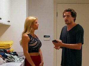 Алексис Фавкс је врућа за дечка пасторки