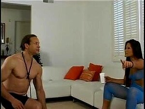 Christina Aguchi, Die Asiatische Domina, Bekommt Füße Und Arsch Geleckt