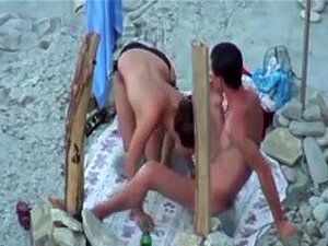 Плажа - само секс на плажи 05. Само брзински секс који очајнички тражи пушење ;)