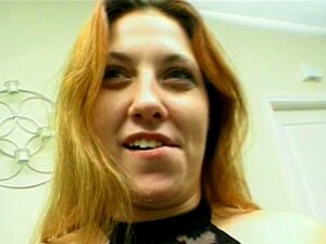 Χοντρή μωρό γαμιέται με τεράστιο δονητή