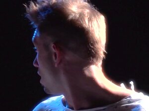 Przygody Doktora: Niegrzeczna Wizja Podczas Nacięcia. Rio Lee, Bill Bailey, Kiedy Bill Bailey Obudził Się Na Noszach Szpitalnych Bez żadnych Wspomnień, Jak Się Tam Dostał, Był Dość Zmartwiony. Ale Dr. Ho I Urocza Pielęgniarka Rio Lee Zapewnili Go, że Będą