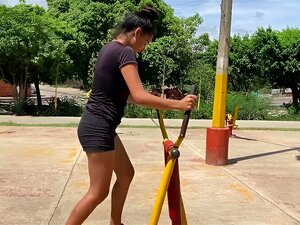 ZDRADZAM ŻONĘ Z MOJĄ SEKSOWNĄ SĄSIADKĄ PO TYM, JAK ODKRYŁEM, ŻE UPRAWIA SPORT.