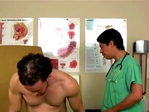 Gej Wideo Facet Z Twinkiem, Jego Pała Była Twarda Jak Skała I Pulsowała Do