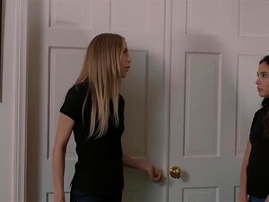 Cutie Masseuse Gets Her Tight Pussy Licked By Her Milf Customer