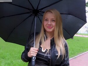 Przygotuj Się Na Niezapomnianą Podróż Z Ujmującą Blondynką Molly. Odkryj Jej Naturalne Ciało I Urocze Cycuszki W Tej Niesamowitej Akcji POV. Ten Filmik To Absolutny Must-have!