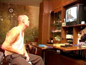 Мама ухватила дечка како гледа порно руски