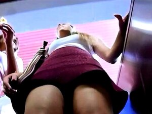 Upskirt camera caught a pair of delicious buttocks