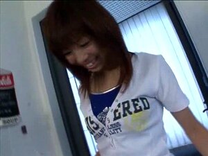 Cosplay Porn: Pure Idol Pretty Cure Del 1, En Søt Tenåringsmodell Ble Invitert Til En Fotoshoot, Hvor Hun Var Kledd I Et Sexy Kostyme. Da Opptaket Ble Avsluttet, Ble Den Hete Asiatiske Modellen Forført Av En Lysten Fotograf