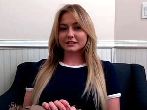 Seksikäs Kultahiuksinen Söpöläinen Britney Light Saa Epätavanomaisen Terapian Hoitomenetelmän Alex Adamsilta-S2: E1