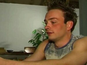 Врућа милф учитељица јебе свог ученика