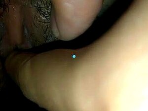 Experimenta El Deseo Puro Con Nuestra Cautivadora Chica En Un Video Tentador. Desata Tus Fantasías Salvajes Y Prepárate Para Una Aventura Inolvidable Como Ninguna Otra.