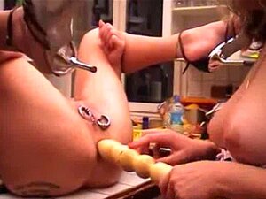 Podwójna Pięść Pieprzy Jej Zrujnowaną Dupę I Cipkę