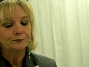 Mira A La Abuela Jasmine Y Sus Amigos Salir A La Carretera En Busca De Diversión Traviesa. Explora Su Emocionante Viaje Mientras Te Muestran Cómo Divertirse A Pesar De Ser Viejos.