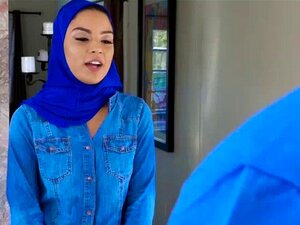 Arab slut in hijab in a hot threesome getting Dp.d