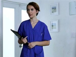Kuuma Nymfohoitaja Sisarpuoli Auttaa Velipuolta - Natalie Porkman