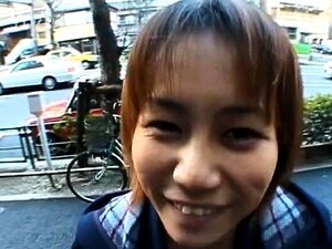 Przepiękna Azjatycka Kobieta Jeździ Na Kutasie Jak Bogini, Będąc Nago