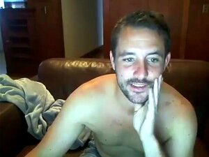 Canadian Stepdad Home Alone. This Horny Stepdad Shows Off His Hot Body On Cam