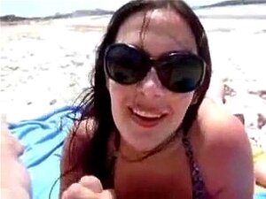 Mom Beach Handjob - Handjob Cum Beach - Porno @ TeatroPorno.com
