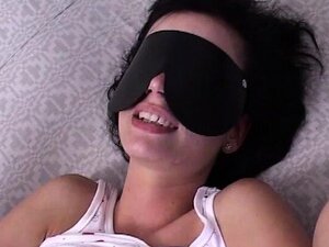 Свеже покер девојке први гангбенг групни секс пурзел видео компи